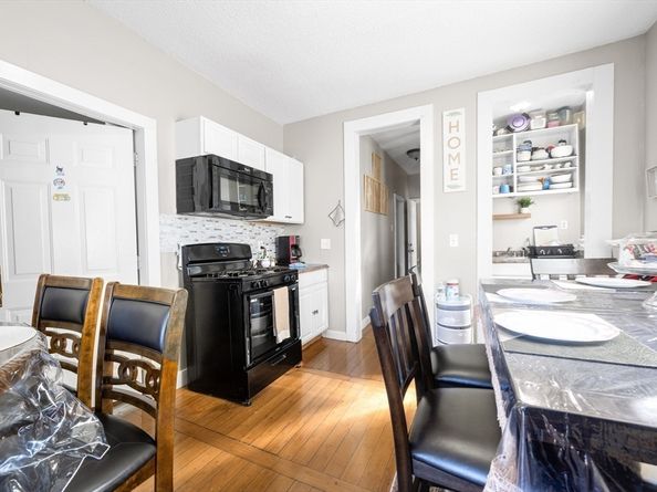 196 Poplar St, Chelsea MA 02150