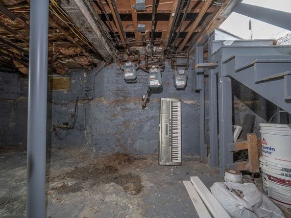 196 Poplar St, Chelsea MA 02150