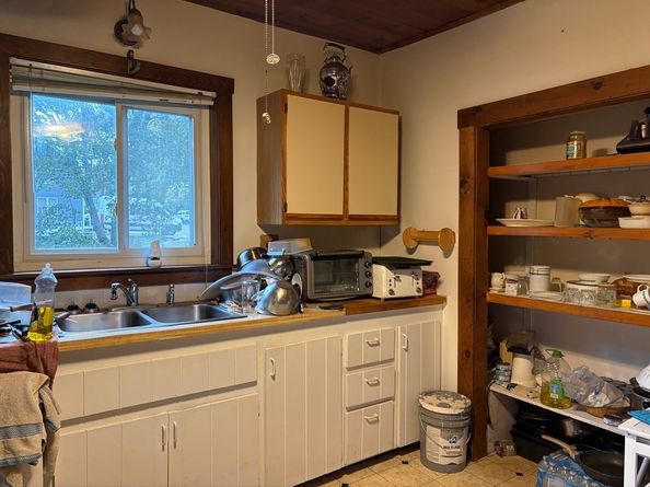 91 Maplewood Ave, Marlborough MA 01752