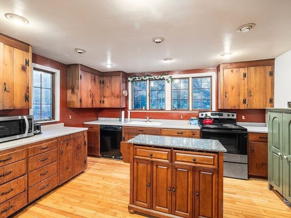 7 Sullivan Street, North Andover MA 01845