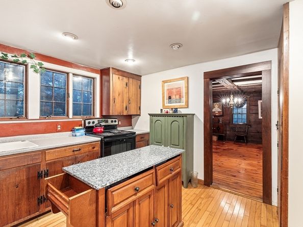 7 Sullivan Street, North Andover MA 01845