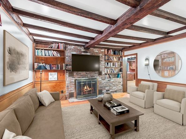 7 Sullivan Street, North Andover MA 01845
