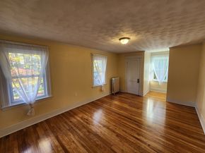 3 Granville Ave, Worcester MA 01606