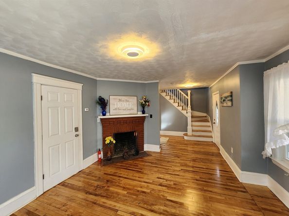 3 Granville Ave, Worcester MA 01606