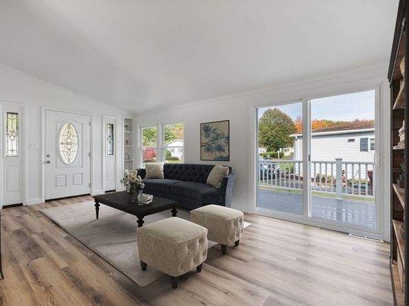 45 Leisurewoods Dr, Rockland MA 02370