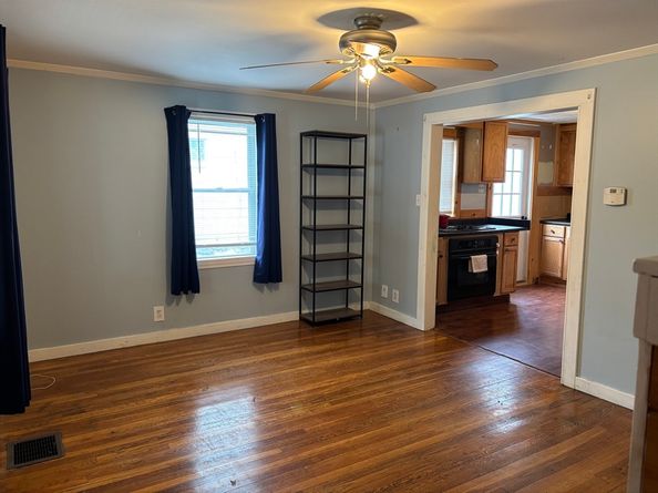 421 Charlton St, Southbridge MA 01550