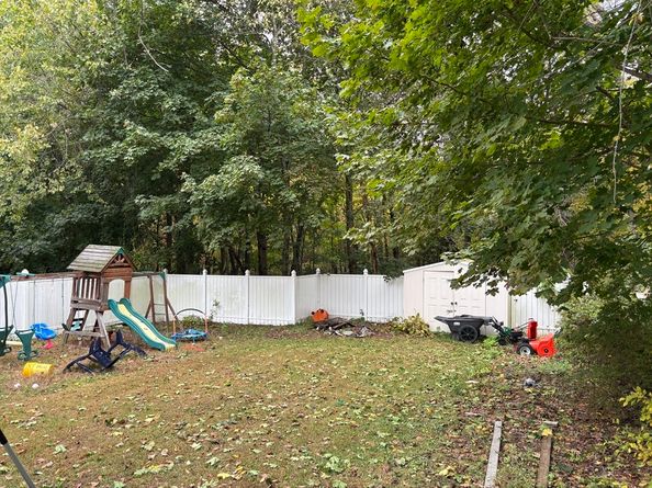 421 Charlton St, Southbridge MA 01550