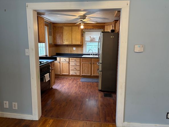 421 Charlton St, Southbridge MA 01550