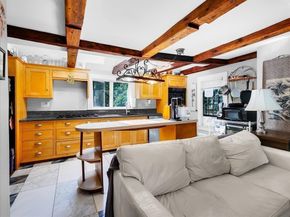 418 E Washington St, Hanson MA 02341