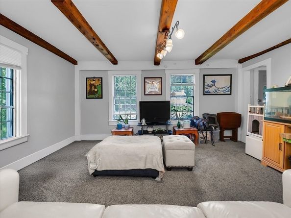 418 E Washington St, Hanson MA 02341
