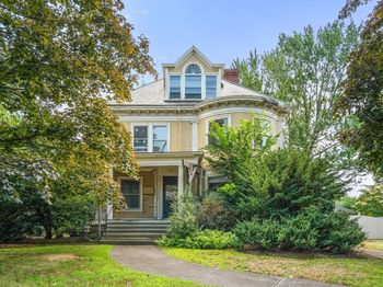 235 Mount Auburn St