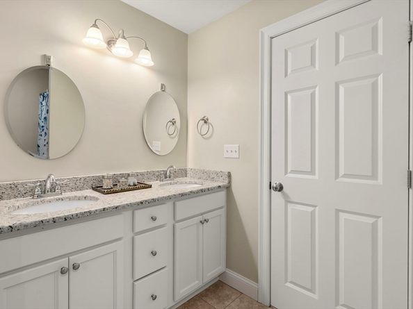 19 Virginia Dr 19, Leicester MA 01542