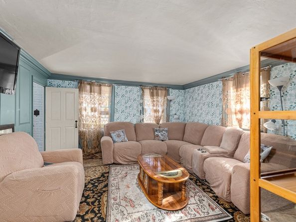 52 Salem, Reading MA 01867
