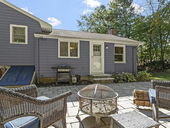 47 Summer Hill Rd, Maynard MA 01754