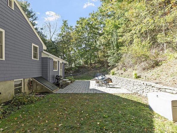 47 Summer Hill Rd, Maynard MA 01754