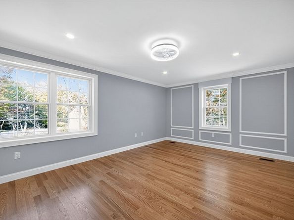 10 Avondale Ave, Billerica MA 01821
