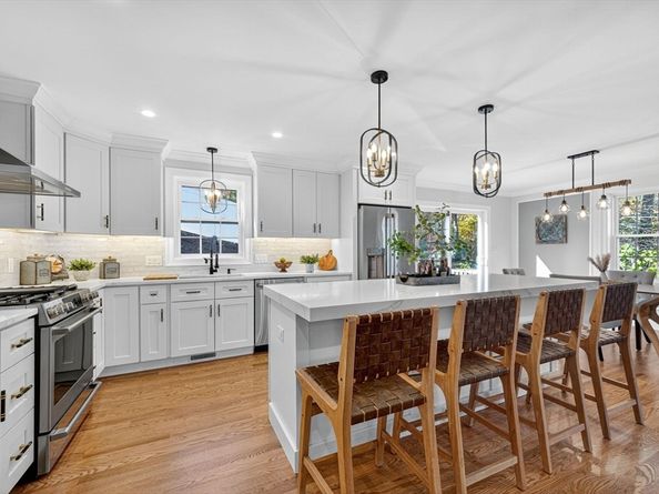 10 Avondale Ave, Billerica MA 01821