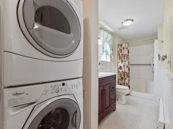 4 Moran St, Gardner MA 01440