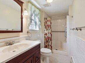 4 Moran St, Gardner MA 01440