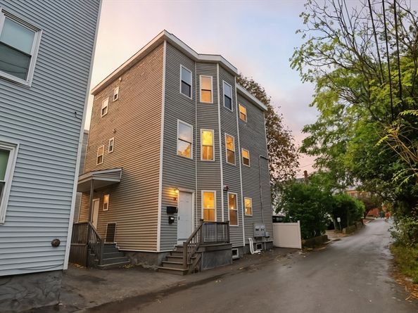 10 Elliott Place 1R, Peabody MA 01960