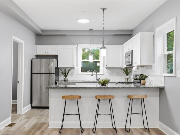 10 Elliott Place 1R, Peabody MA 01960