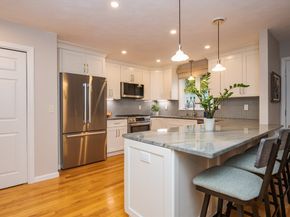 45 Shawheen Road 28, Bedford MA 01730