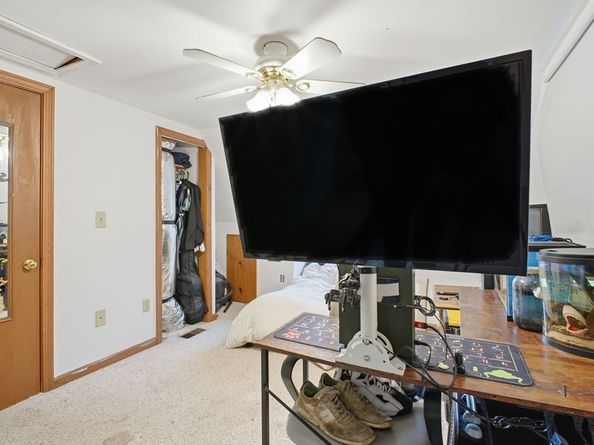 18 Mumford Rd, Sutton MA 01590