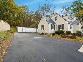 18 Mumford Rd, Sutton MA 01590