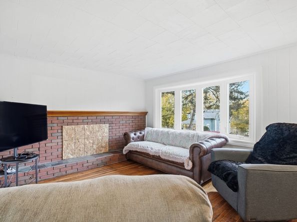 18 Mumford Rd, Sutton MA 01590