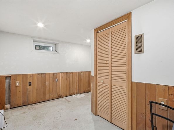 18 Mumford Rd, Sutton MA 01590