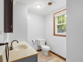 18 Mumford Rd, Sutton MA 01590