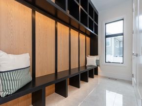 63 Drumlin Rd, Newton MA 02459