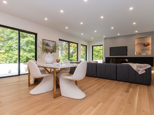 63 Drumlin Rd, Newton MA 02459