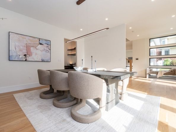 63 Drumlin Rd, Newton MA 02459