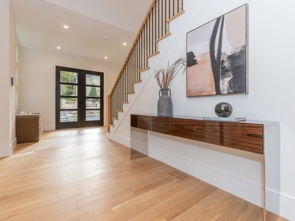 63 Drumlin Rd, Newton MA 02459