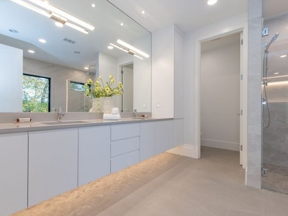 63 Drumlin Rd, Newton MA 02459