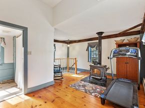 17 Maple St, Sterling MA 01564