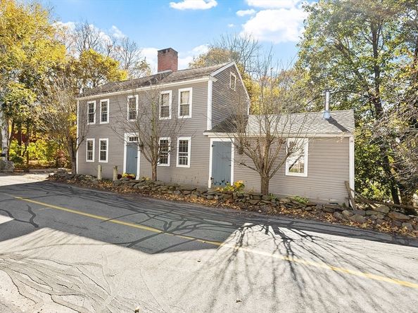 17 Maple St, Sterling MA 01564