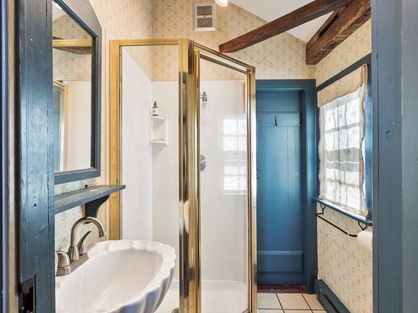 17 Maple St, Sterling MA 01564