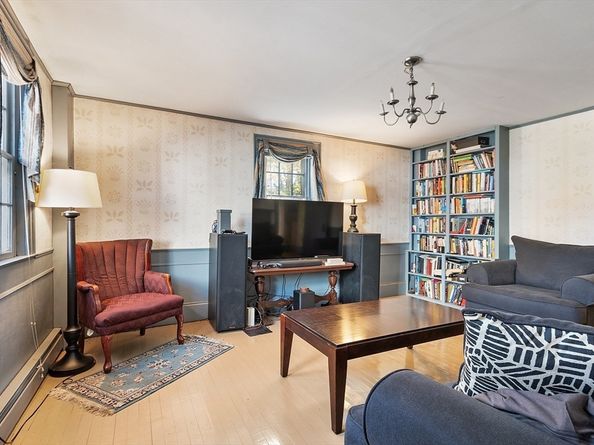 17 Maple St, Sterling MA 01564