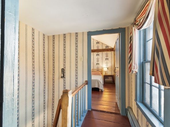 17 Maple St, Sterling MA 01564