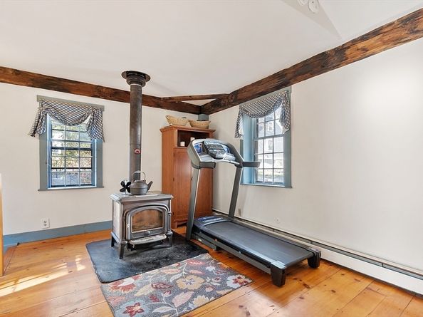 17 Maple St, Sterling MA 01564