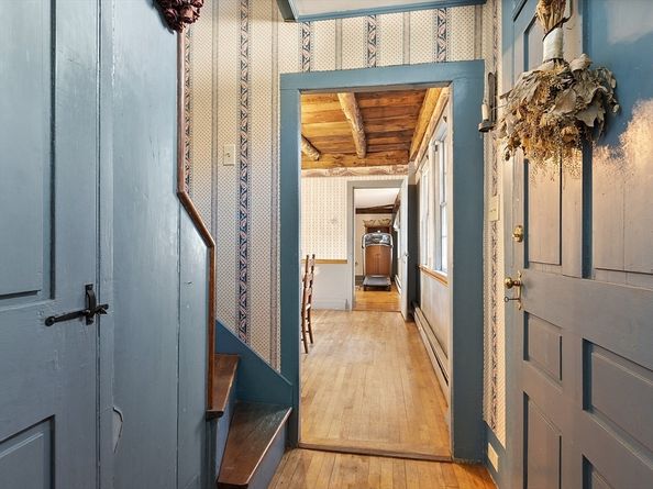 17 Maple St, Sterling MA 01564