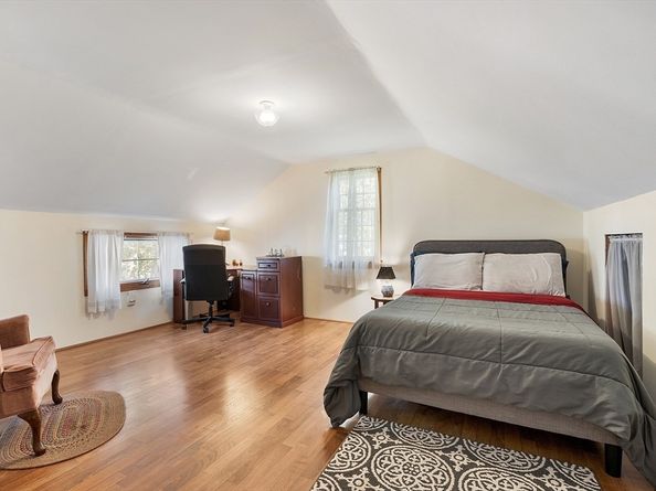 17 Maple St, Sterling MA 01564