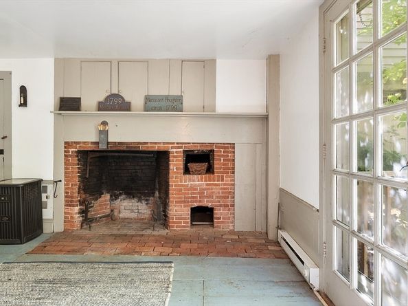 17 Maple St, Sterling MA 01564