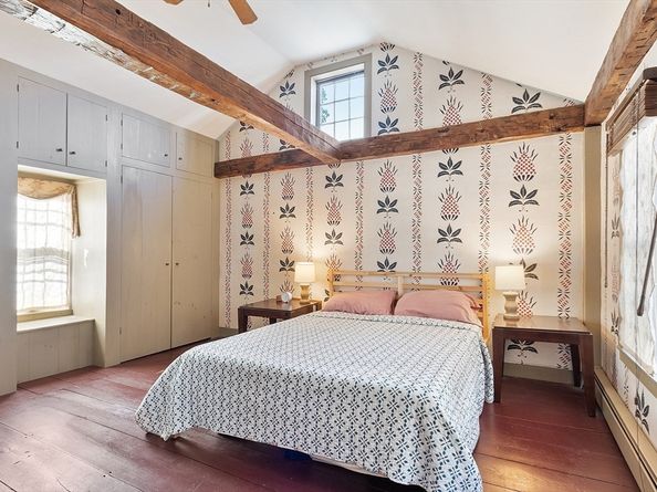 17 Maple St, Sterling MA 01564