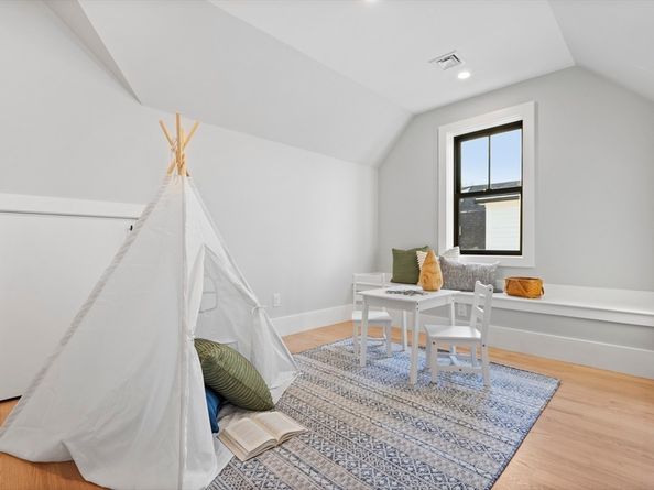 10 Webber Avenue 3C, Bedford MA 01730