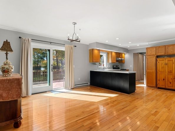 21 Hammond Street, Rowley MA 01969