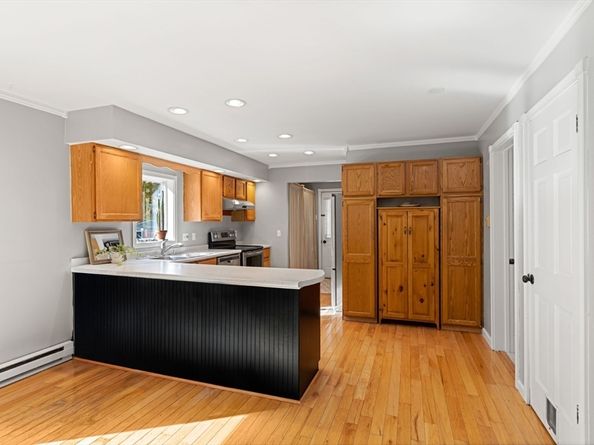 21 Hammond Street, Rowley MA 01969