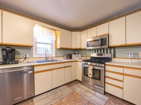 11 Edgeworth Street, Billerica MA 01821